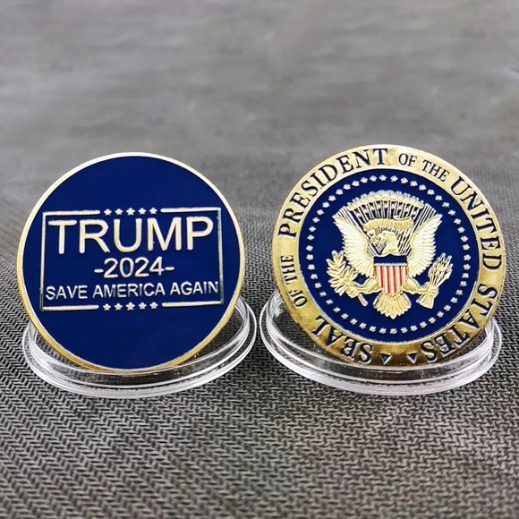 🇺🇸Trump 2024 Presidential Seal Save America Again Gold & Blue Collector Coin! - Picture 5 of 5